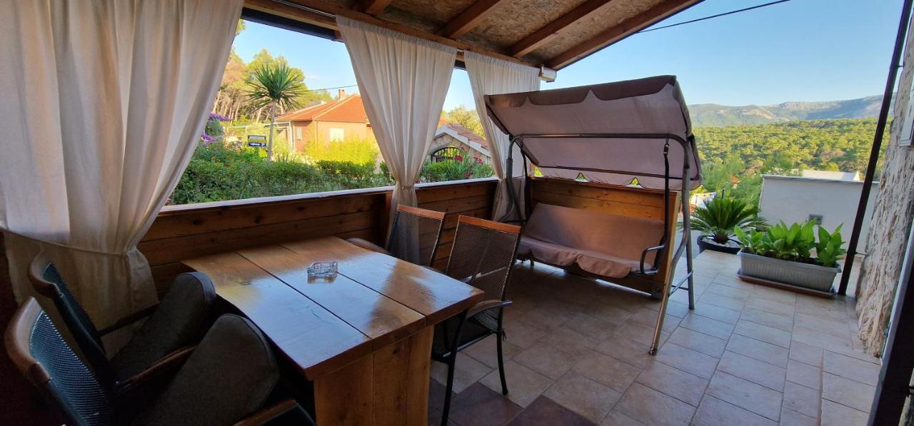 Apartmani Dutkovic Vrboska Kültér fotó