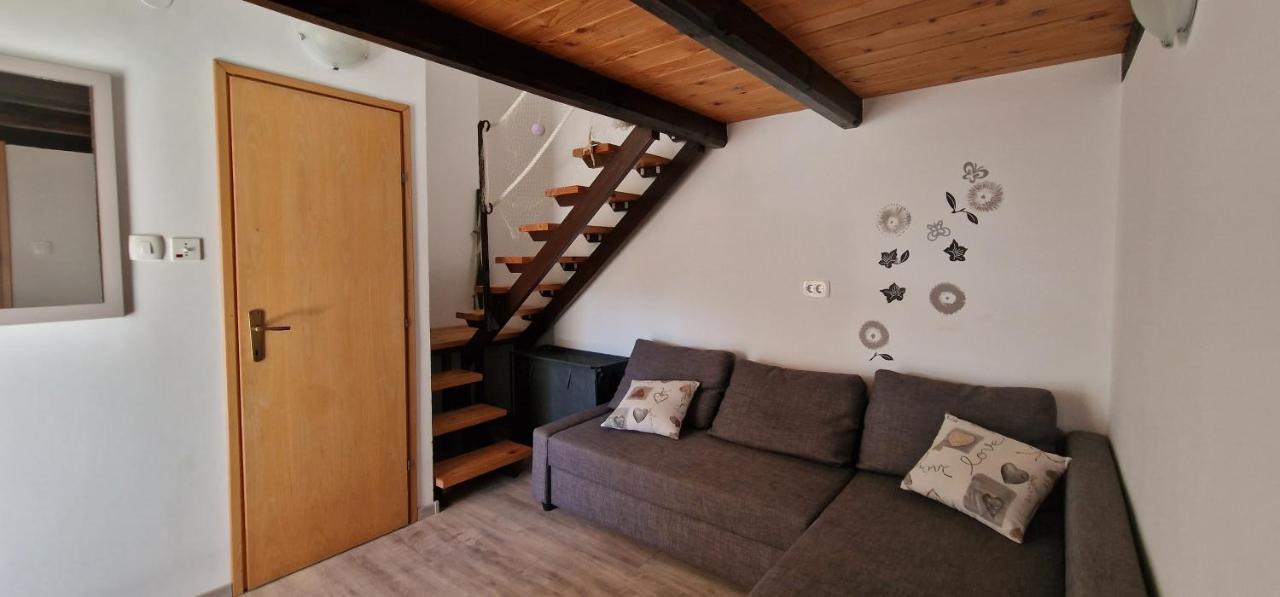 Apartmani Dutkovic Vrboska Kültér fotó