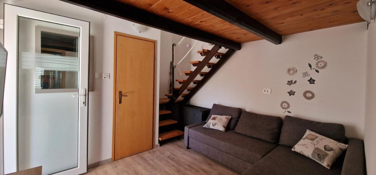 Apartmani Dutkovic Vrboska Kültér fotó