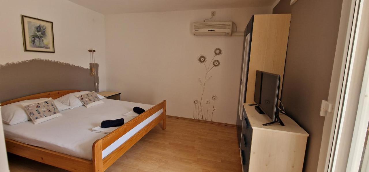 Apartmani Dutkovic Vrboska Kültér fotó