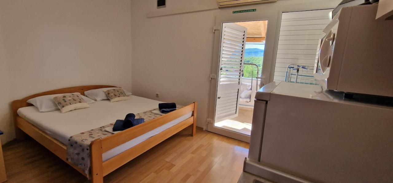 Apartmani Dutkovic Vrboska Kültér fotó