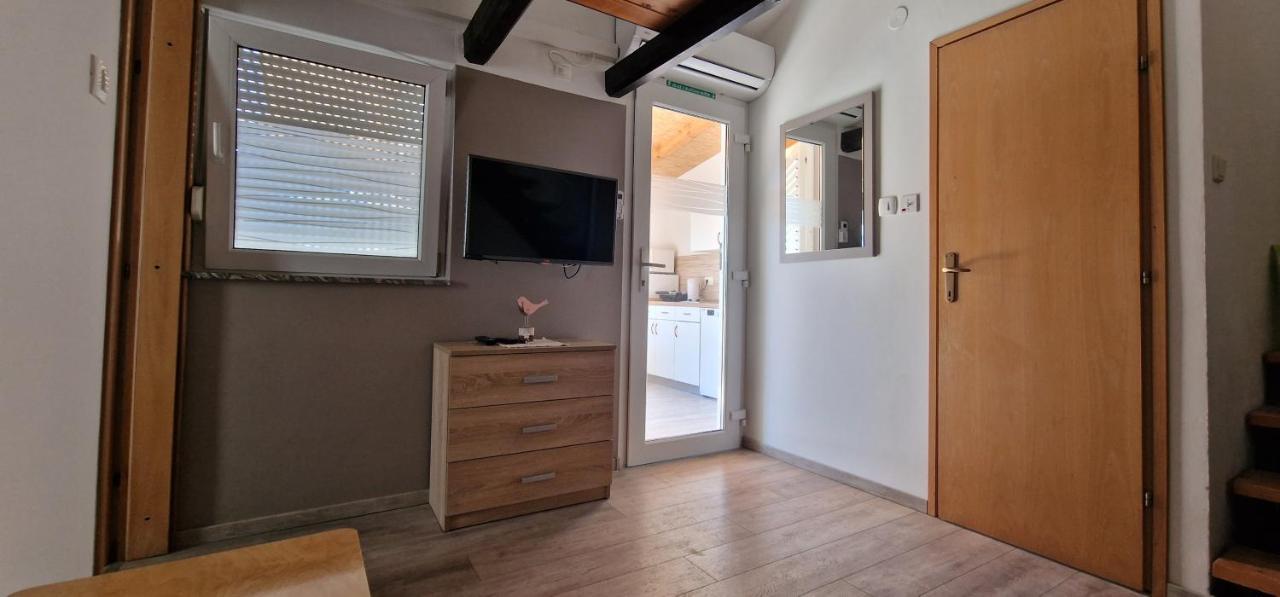 Apartmani Dutkovic Vrboska Kültér fotó