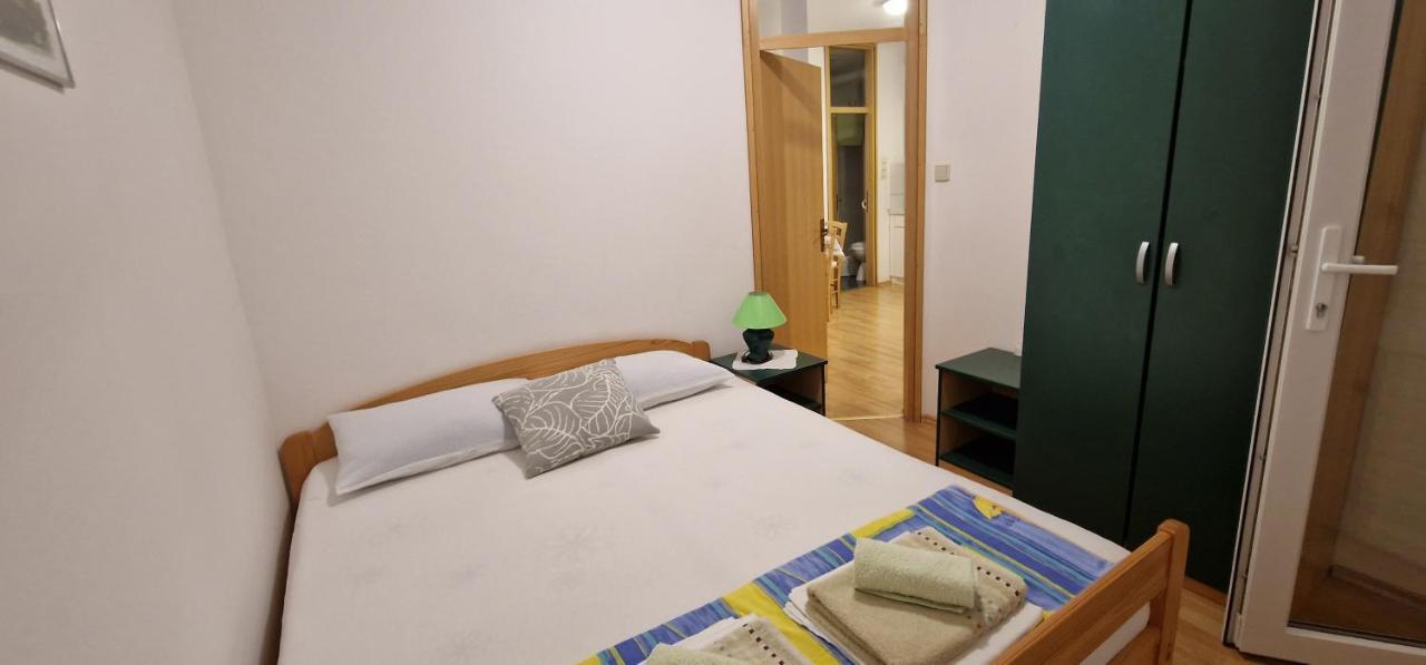 Apartmani Dutkovic Vrboska Kültér fotó