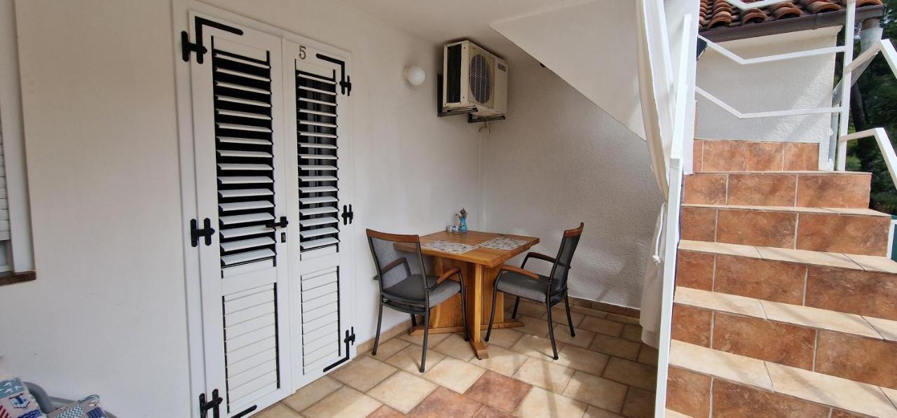 Apartmani Dutkovic Vrboska Kültér fotó