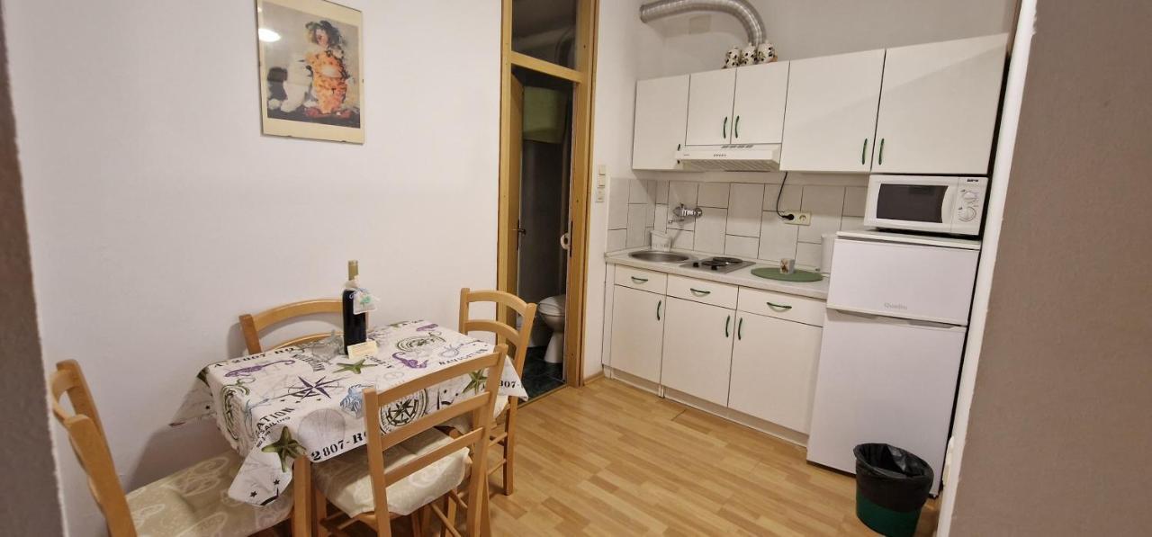 Apartmani Dutkovic Vrboska Kültér fotó