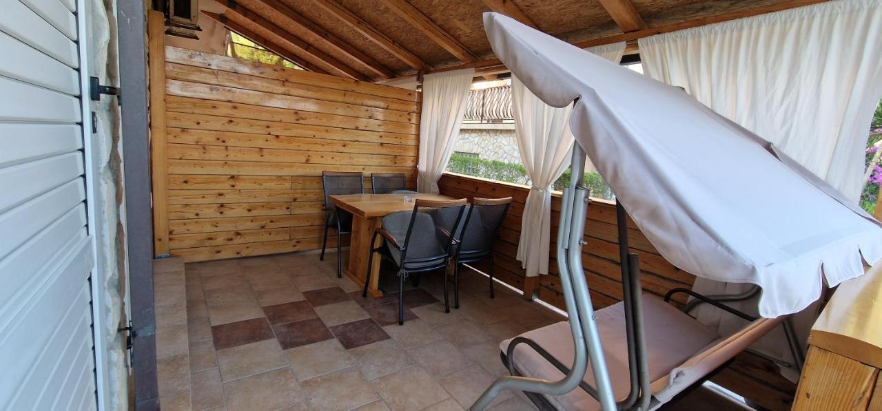 Apartmani Dutkovic Vrboska Kültér fotó